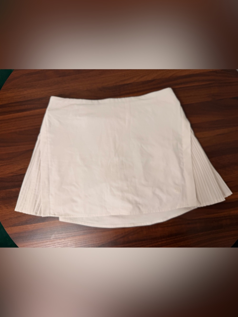 Women’s White Pleated Layered Mini Skirt